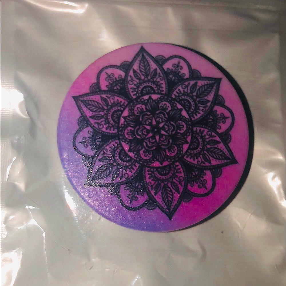 Mandala pattern (off brand) PopSocket